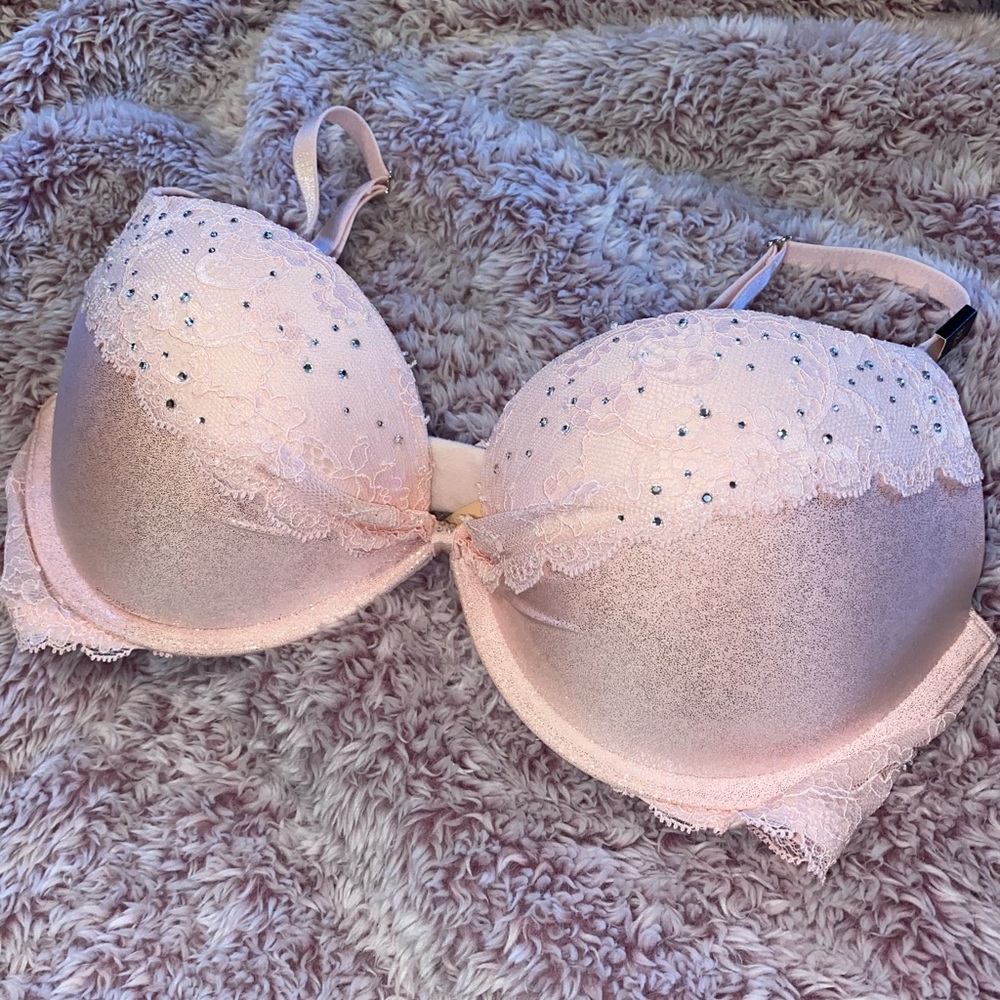 Victoria’s Secret 32D Pink Temptation Push-Up